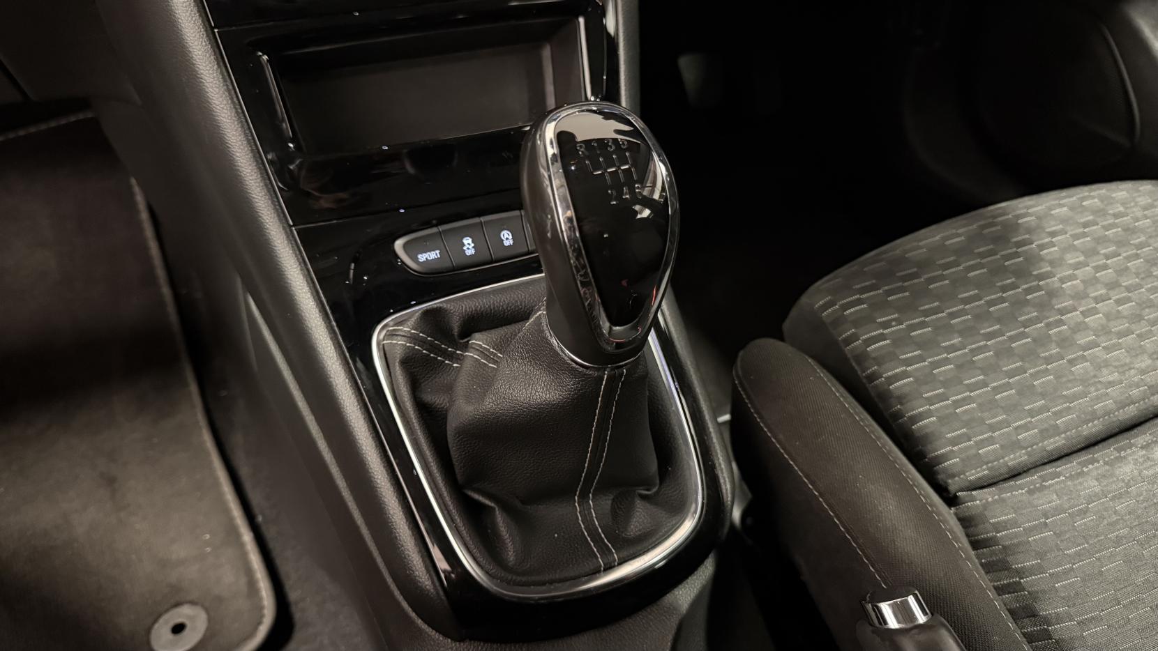 Vauxhall Astra 1.6i Turbo SRi Hatchback 5dr Petrol Manual Euro 6 (s/s) (200 ps)