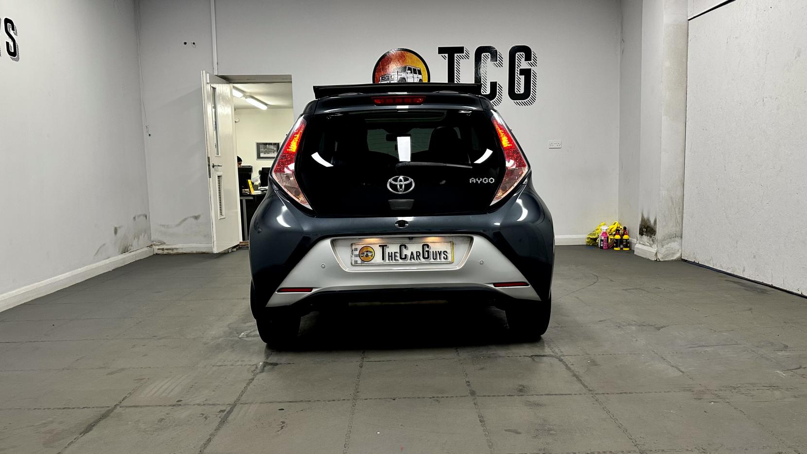Toyota AYGO 1.0 VVT-i x-clusiv 2 x-wave 5dr Petrol Manual Euro 6 (68 ps)