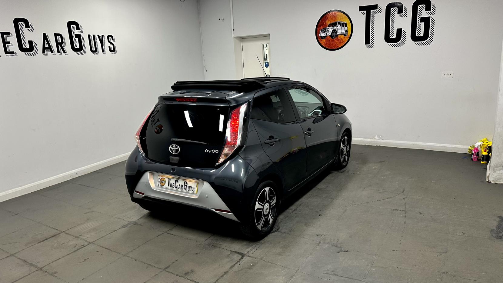 Toyota AYGO 1.0 VVT-i x-clusiv 2 x-wave 5dr Petrol Manual Euro 6 (68 ps)