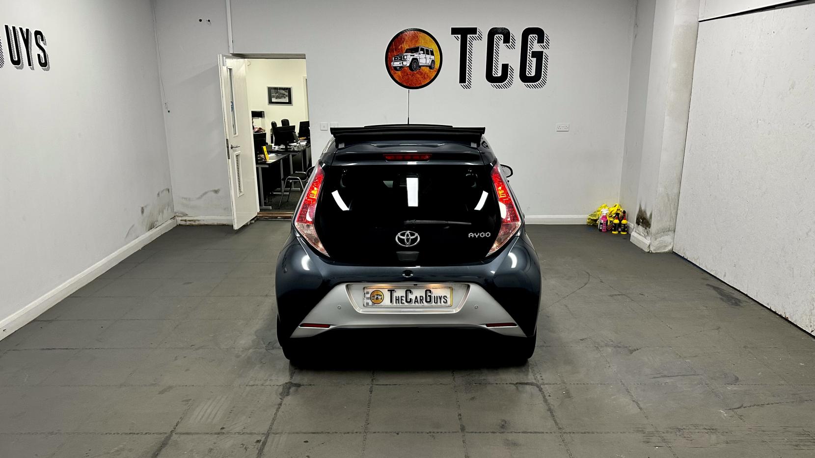 Toyota AYGO 1.0 VVT-i x-clusiv 2 x-wave 5dr Petrol Manual Euro 6 (68 ps)