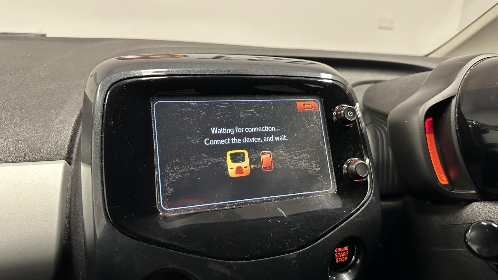 Toyota AYGO 1.0 VVT-i x-clusiv 2 x-wave 5dr Petrol Manual Euro 6 (68 ps)