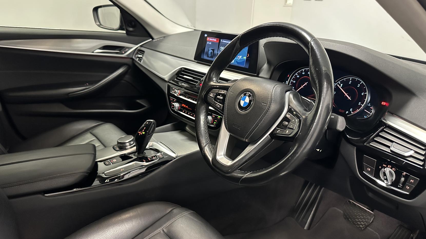 BMW 5 Series 2.0 520d SE Saloon 4dr Diesel Auto xDrive Euro 6 (s/s) (190 ps)