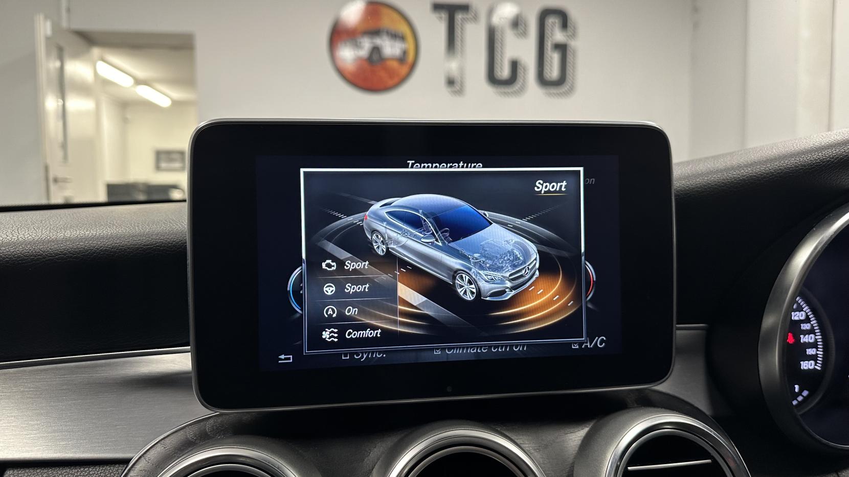 Mercedes-Benz C Class 2.1 C250d AMG Line (Premium Plus) Coupe 2dr Diesel G-Tronic+ Euro 6 (s/s) (204 ps)