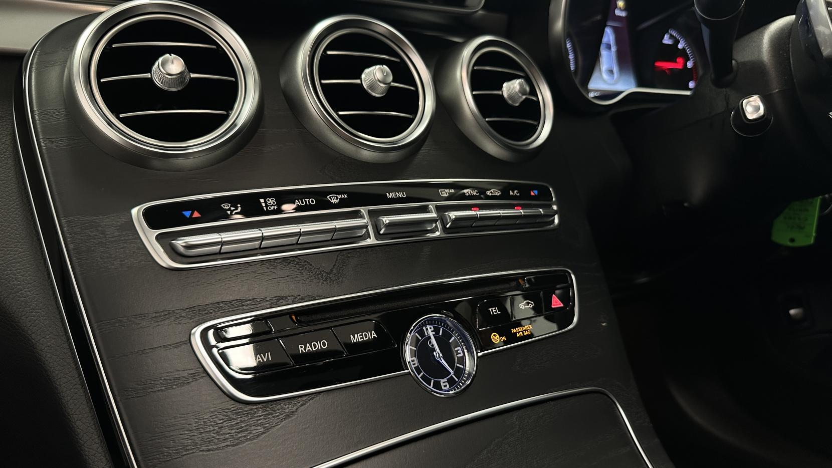 Mercedes-Benz C Class 2.1 C220d AMG Line Saloon 4dr Diesel G-Tronic+ Euro 6 (s/s) (170 ps)