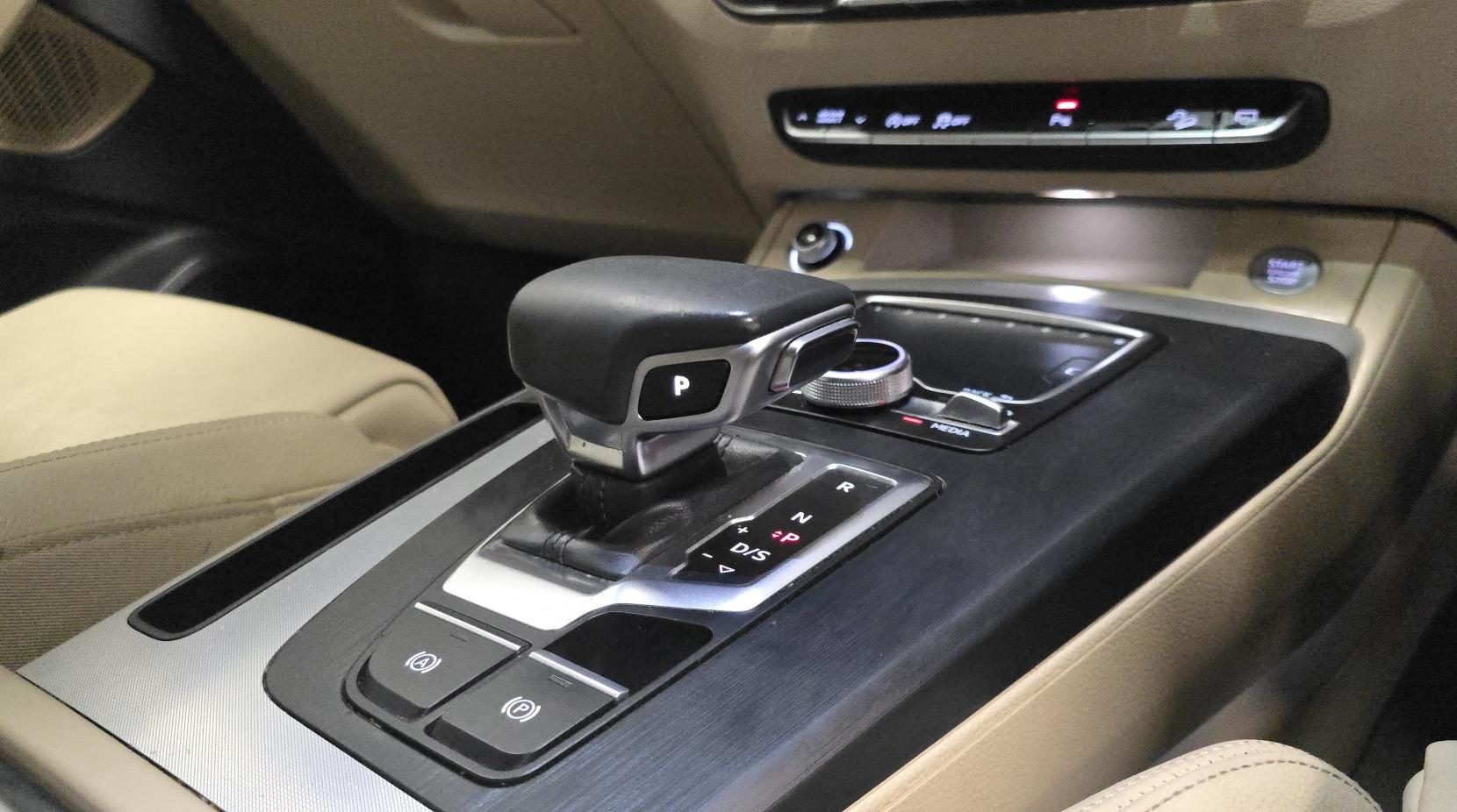 Audi Q5 2.0 TFSI Sport SUV 5dr Petrol S Tronic quattro Euro 6 (s/s) (252 ps)