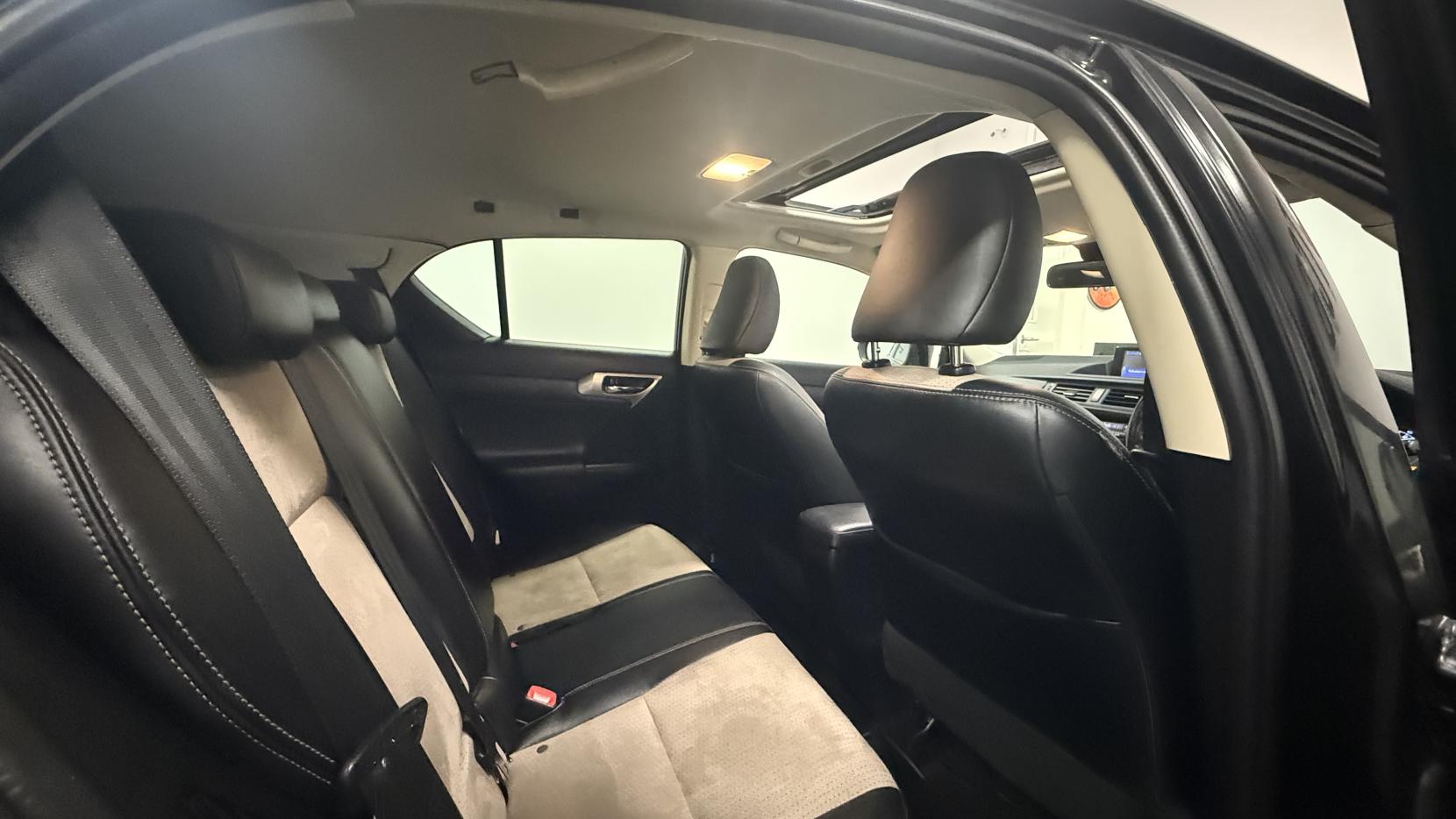 Lexus CT 1.8 200h Sport Hatchback 5dr Petrol Hybrid CVT Euro 6 (s/s) (136 ps)