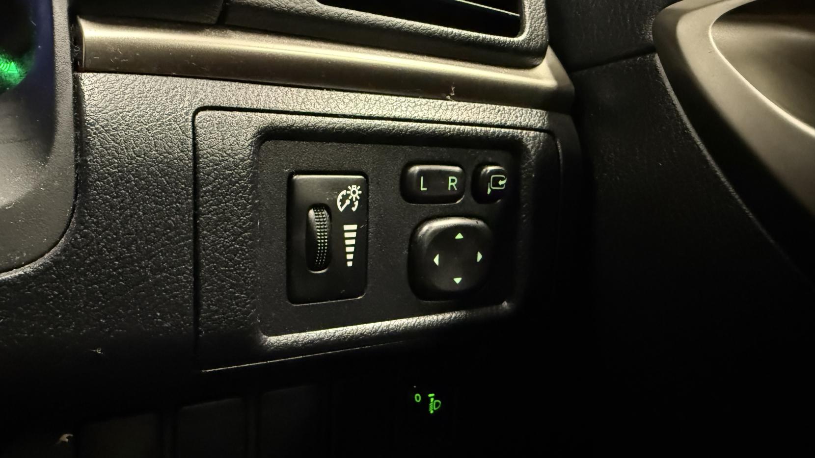 Lexus CT 1.8 200h Sport Hatchback 5dr Petrol Hybrid CVT Euro 6 (s/s) (136 ps)