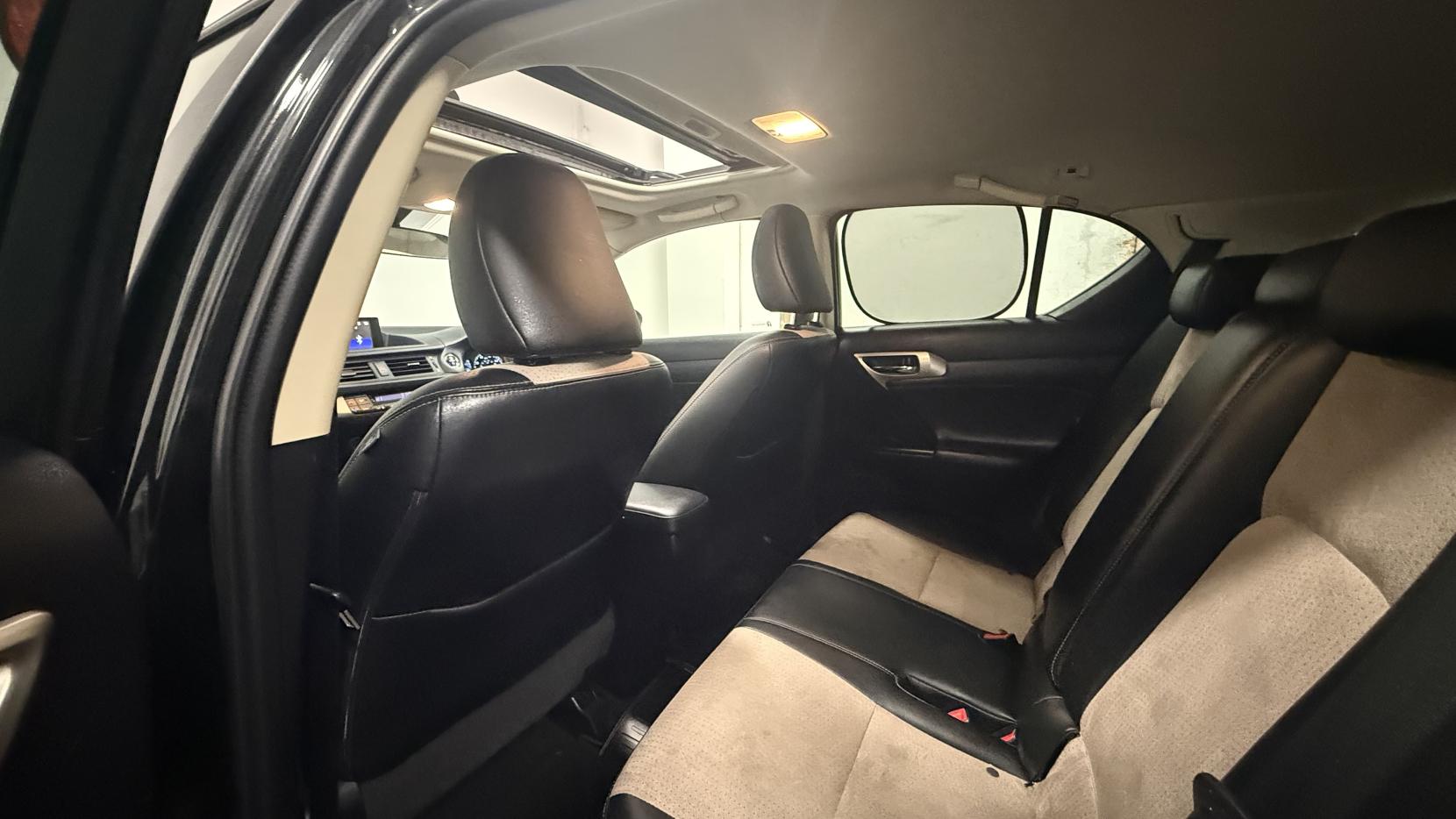 Lexus CT 1.8 200h Sport Hatchback 5dr Petrol Hybrid CVT Euro 6 (s/s) (136 ps)