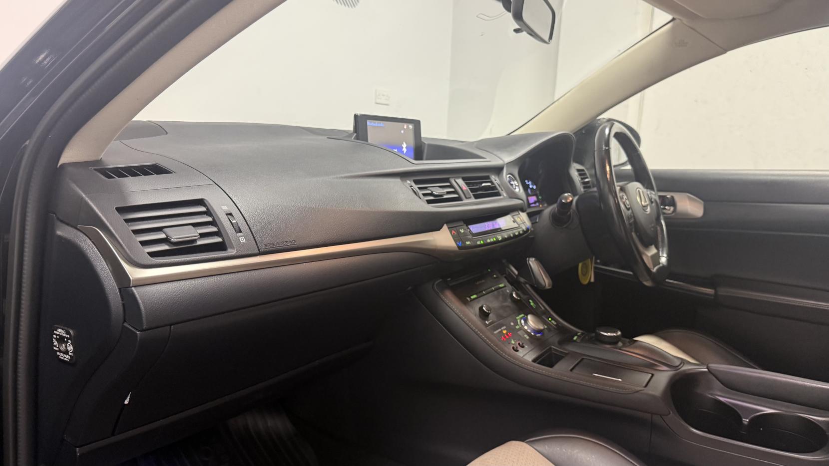 Lexus CT 1.8 200h Sport Hatchback 5dr Petrol Hybrid CVT Euro 6 (s/s) (136 ps)