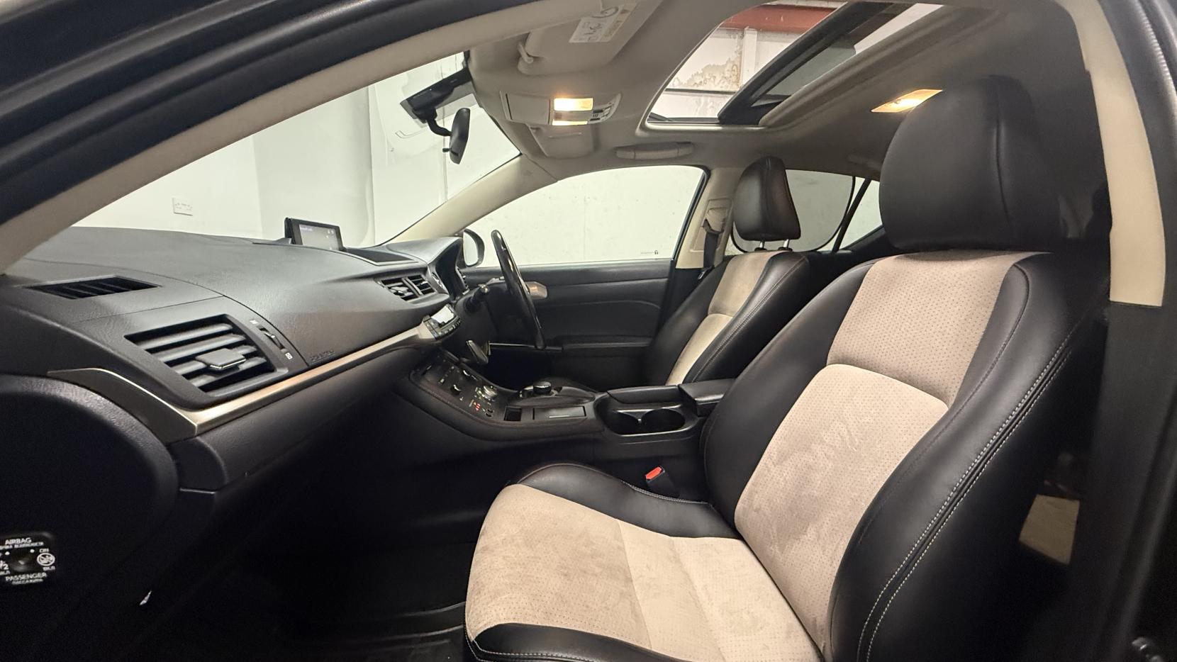 Lexus CT 1.8 200h Sport Hatchback 5dr Petrol Hybrid CVT Euro 6 (s/s) (136 ps)