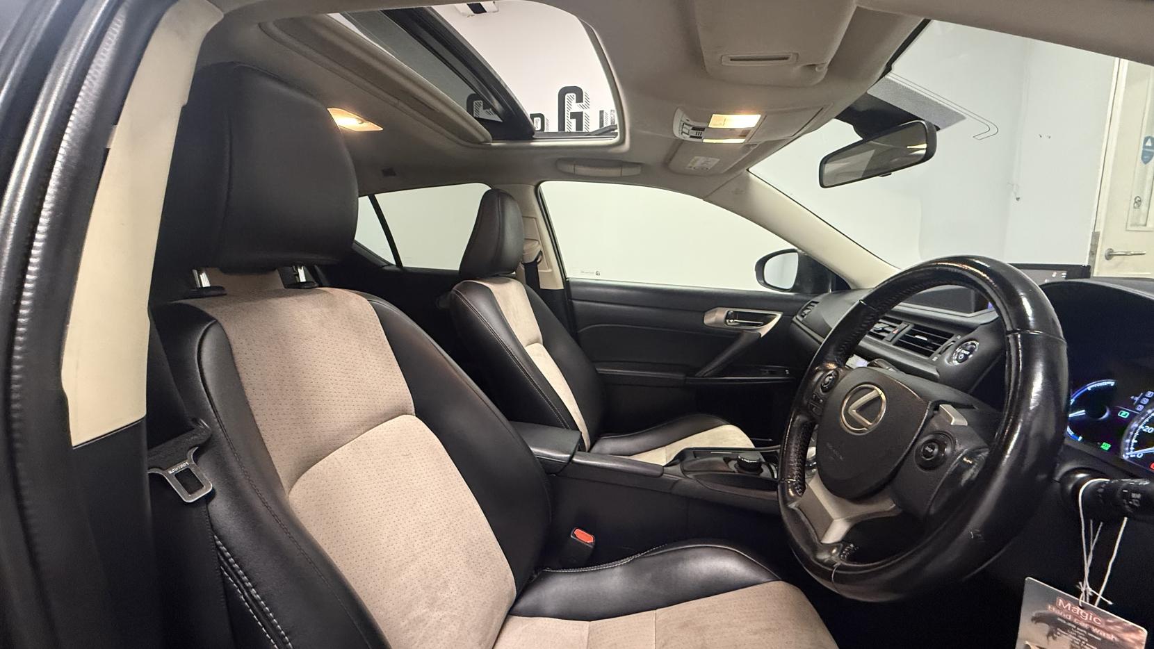 Lexus CT 1.8 200h Sport Hatchback 5dr Petrol Hybrid CVT Euro 6 (s/s) (136 ps)