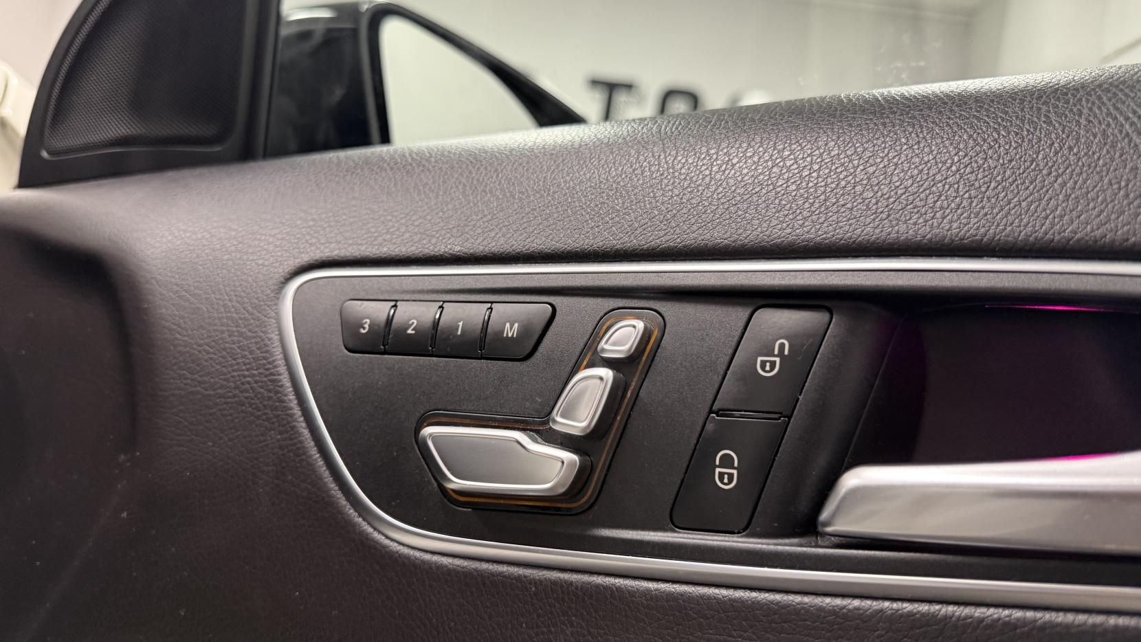 Mercedes-Benz A Class 1.6 A200 AMG Line (Premium Plus) Hatchback 5dr Petrol 7G-DCT Euro 6 (s/s) (156 ps)