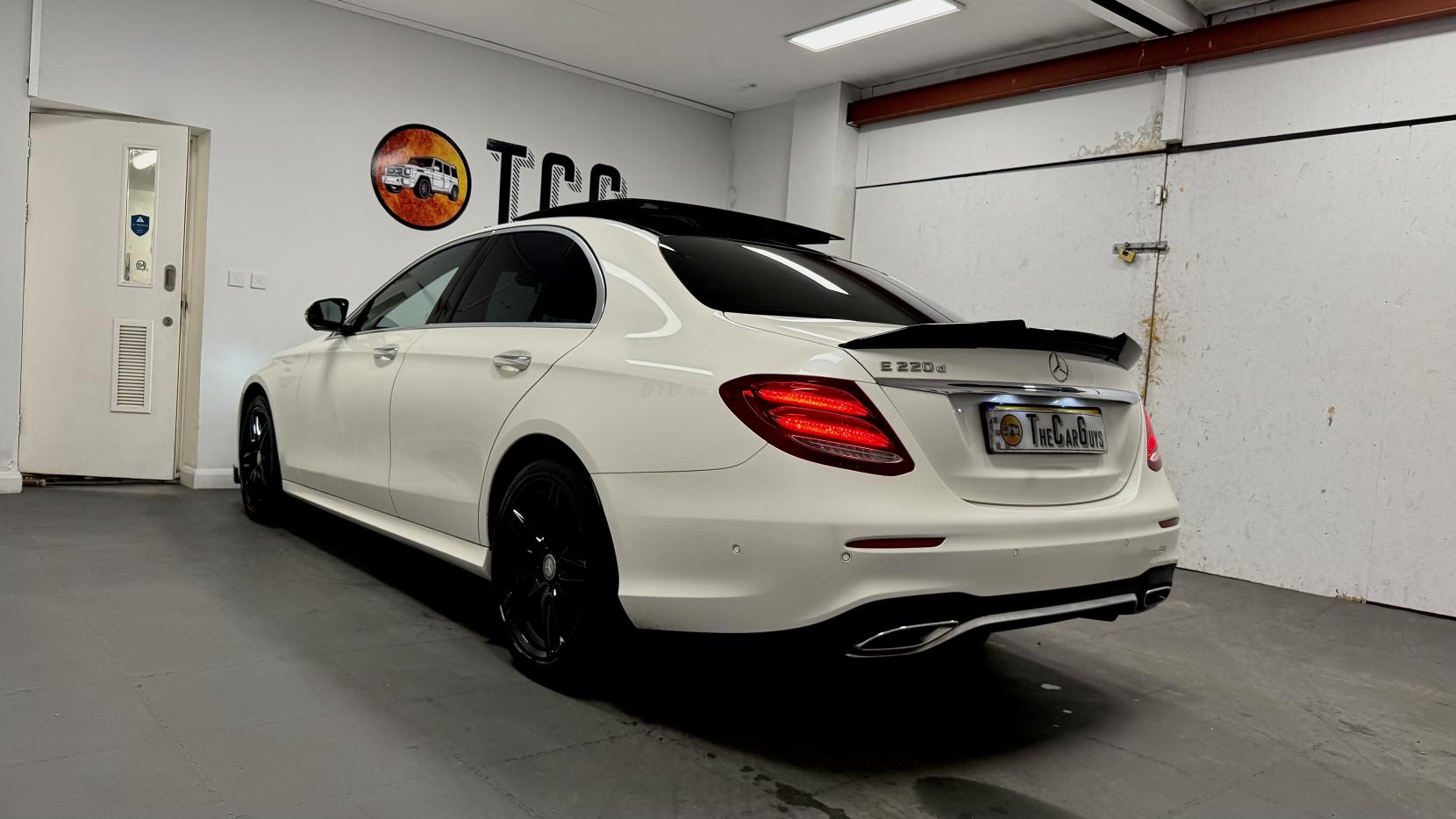 Mercedes-Benz E Class 2.0 E220d AMG Line (Premium Plus) Saloon 4dr Diesel G-Tronic+ Euro 6 (s/s) (194 ps)