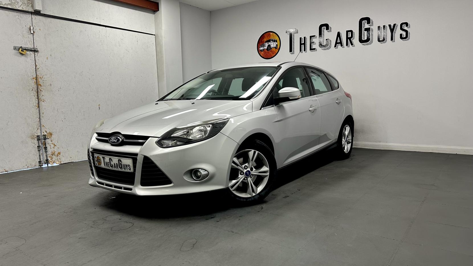 Ford Focus 1.6 Zetec Hatchback 5dr Petrol Powershift Euro 5 (125 ps)