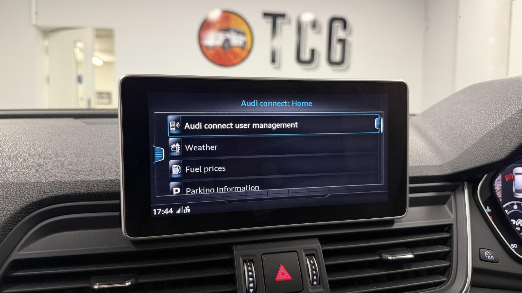 Audi Q5 2.0 TDI 40 S line SUV 5dr Diesel S Tronic quattro Euro 6 (s/s) (190 ps)