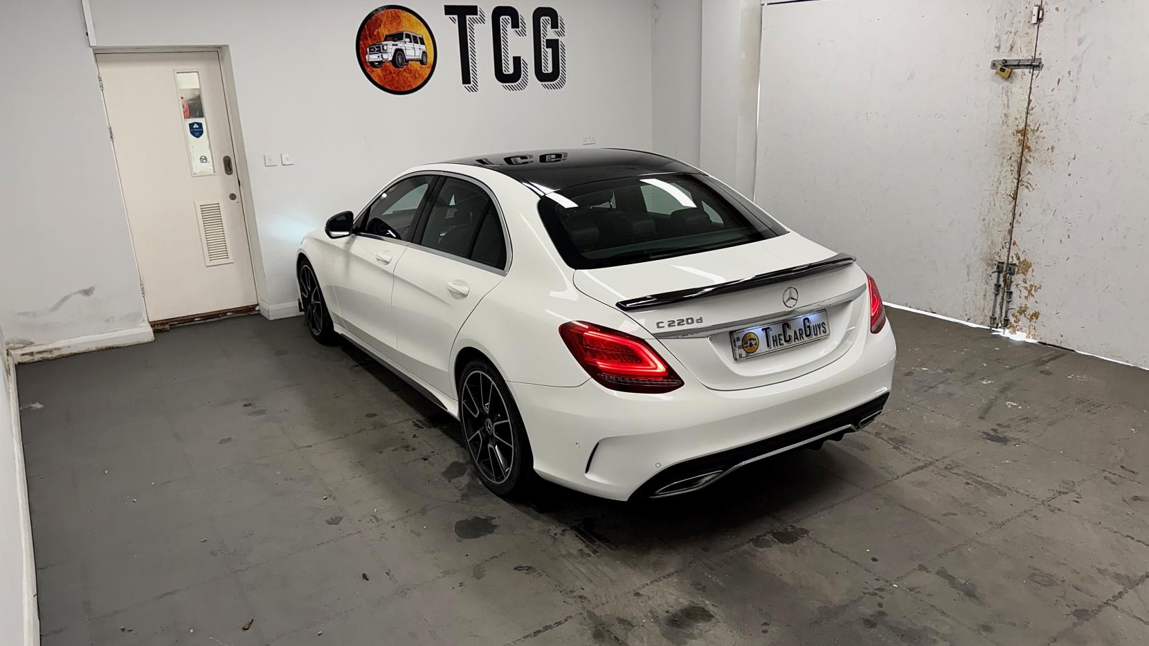 Mercedes-Benz C Class 2.0 C220d AMG Line (Premium) Saloon 4dr Diesel G-Tronic+ Euro 6 (s/s) (194 ps)