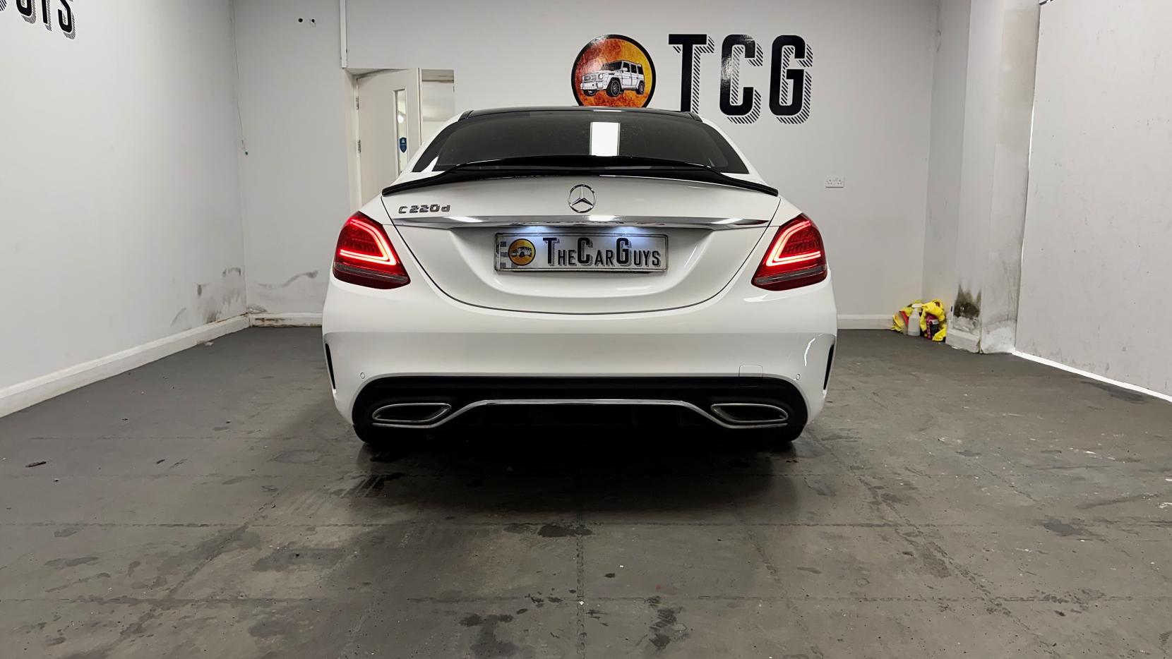 Mercedes-Benz C Class 2.0 C220d AMG Line (Premium) Saloon 4dr Diesel G-Tronic+ Euro 6 (s/s) (194 ps)