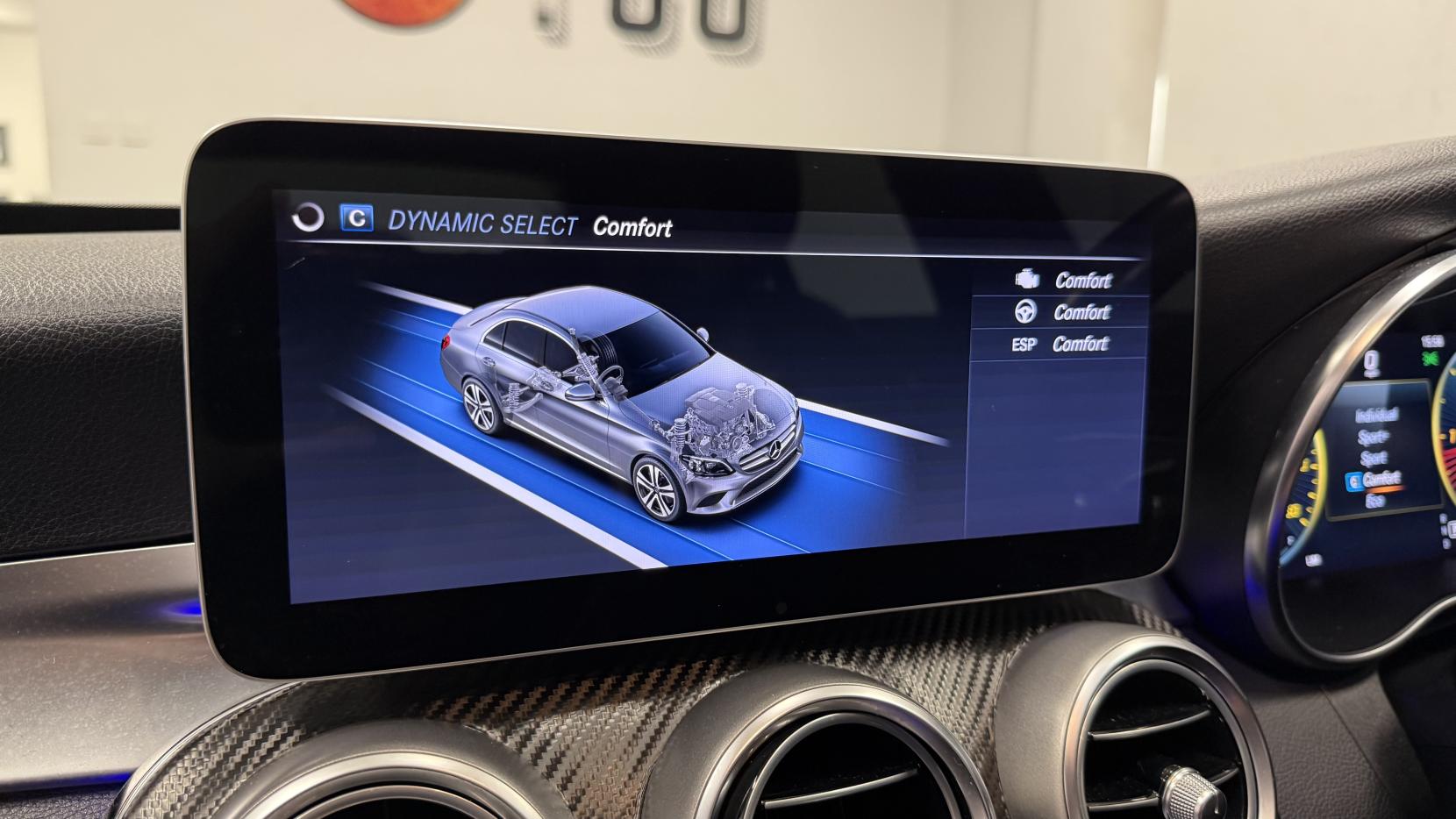 Mercedes-Benz C Class 2.0 C220d AMG Line (Premium) Saloon 4dr Diesel G-Tronic+ Euro 6 (s/s) (194 ps)