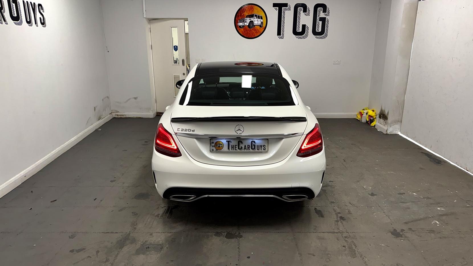 Mercedes-Benz C Class 2.0 C220d AMG Line (Premium) Saloon 4dr Diesel G-Tronic+ Euro 6 (s/s) (194 ps)