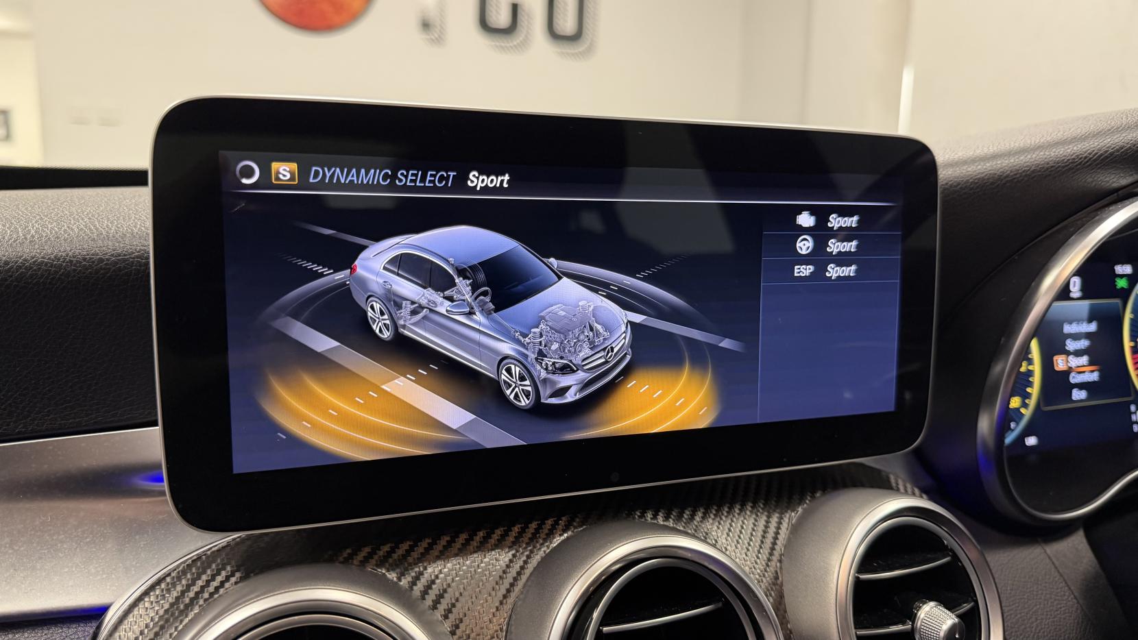 Mercedes-Benz C Class 2.0 C220d AMG Line (Premium) Saloon 4dr Diesel G-Tronic+ Euro 6 (s/s) (194 ps)