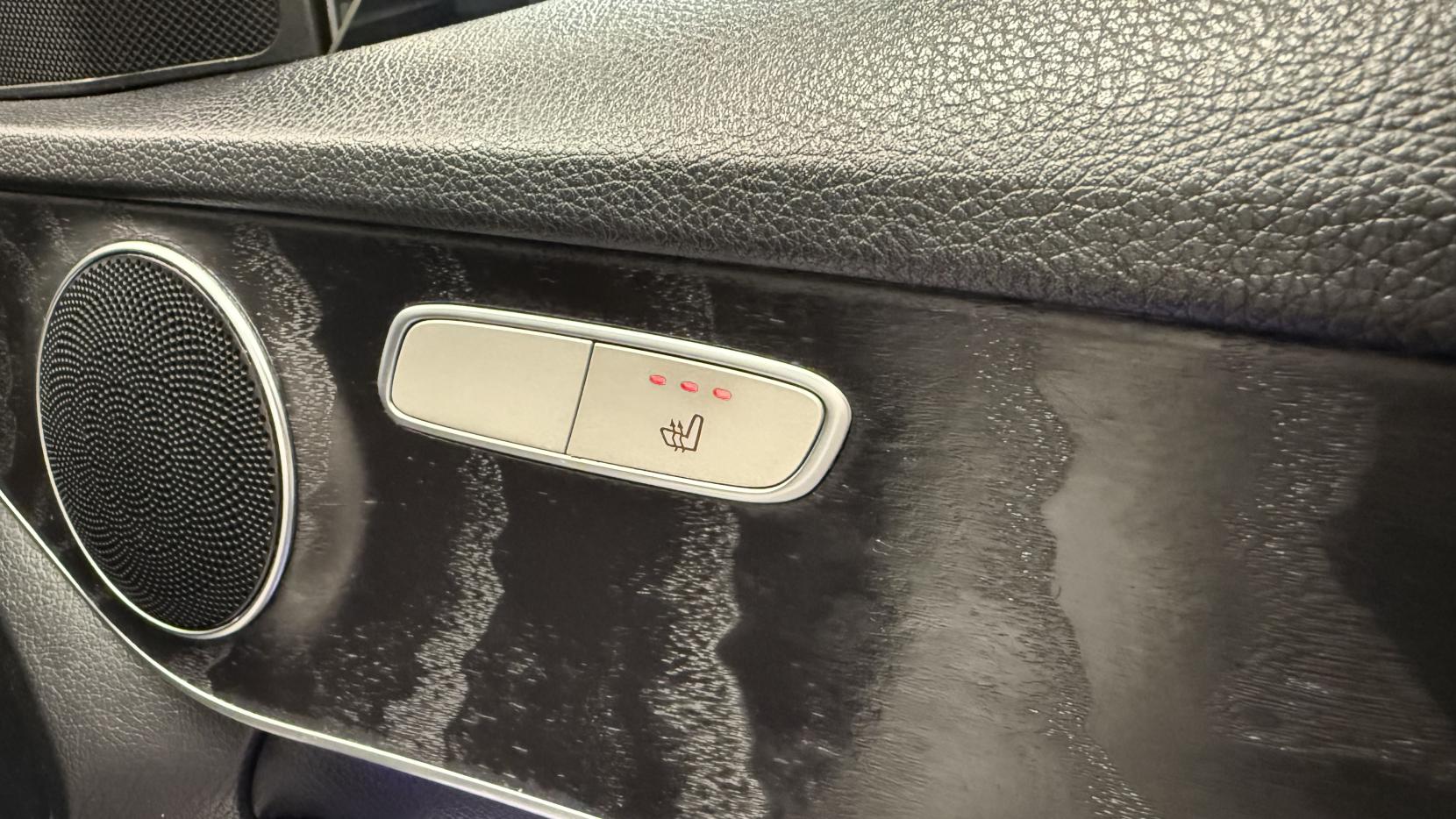 Mercedes-Benz C Class 2.0 C220d AMG Line (Premium) Saloon 4dr Diesel G-Tronic+ Euro 6 (s/s) (194 ps)