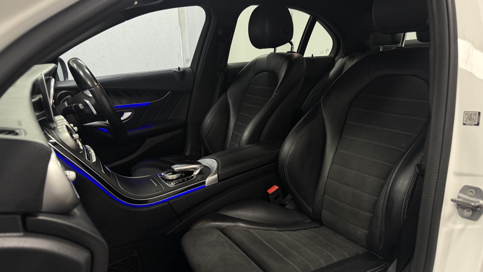 Mercedes-Benz C Class 2.0 C220d AMG Line (Premium) Saloon 4dr Diesel G-Tronic+ Euro 6 (s/s) (194 ps)