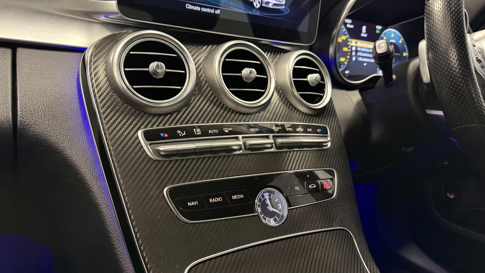 Mercedes-Benz C Class 2.0 C220d AMG Line (Premium) Saloon 4dr Diesel G-Tronic+ Euro 6 (s/s) (194 ps)