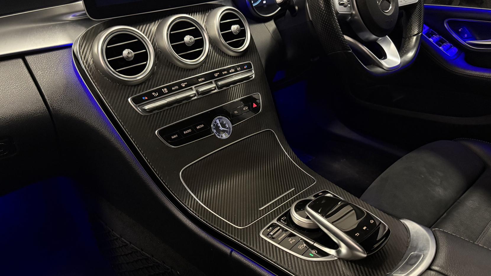 Mercedes-Benz C Class 2.0 C220d AMG Line (Premium) Saloon 4dr Diesel G-Tronic+ Euro 6 (s/s) (194 ps)