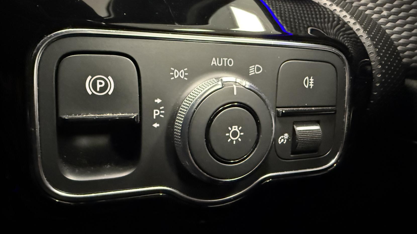 Mercedes-Benz A Class 1.5 A180d Sport (Premium Plus) Hatchback 5dr Diesel 7G-DCT Euro 6 (s/s) (116 ps)