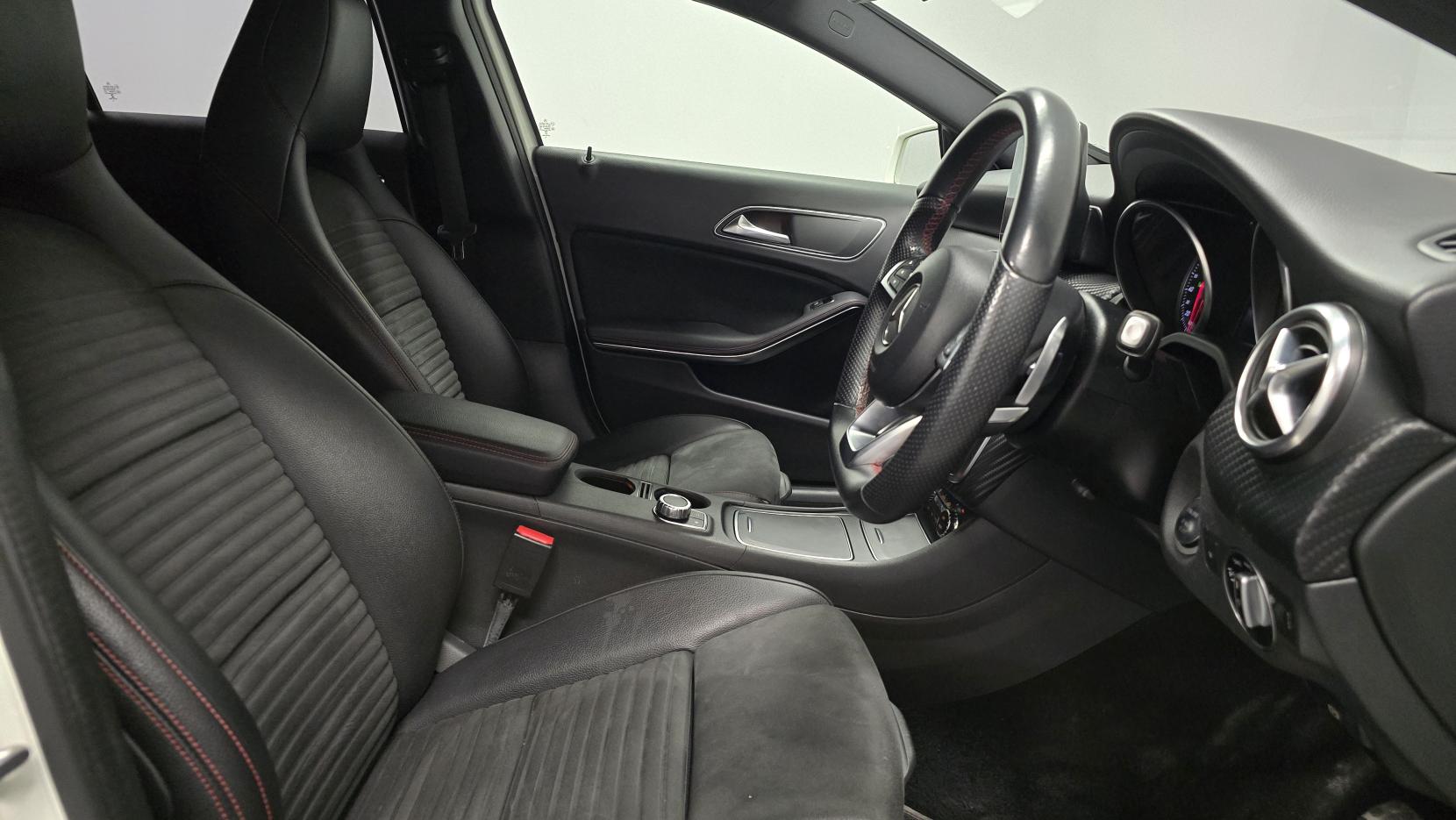 Mercedes-Benz A Class 1.6 A160 AMG Line Hatchback 5dr Petrol 7G-DCT Euro 6 (s/s) (102 ps)