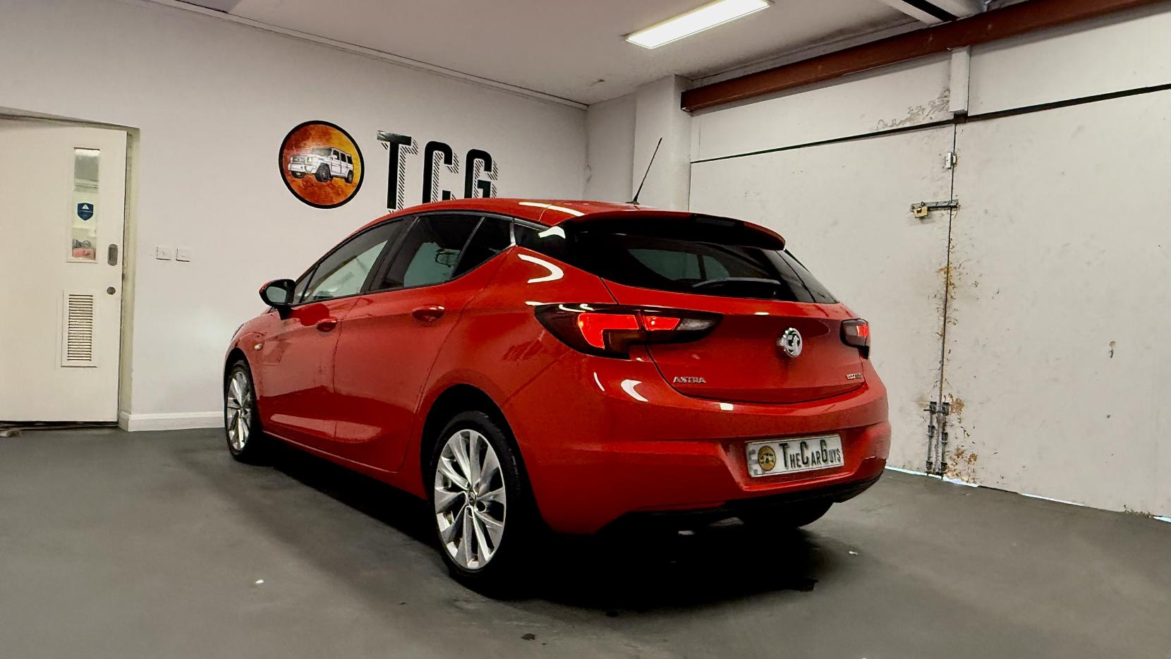 Vauxhall Astra 1.0i Turbo ecoTEC Design Hatchback 5dr Petrol Manual Euro 6 (s/s) (105 ps)