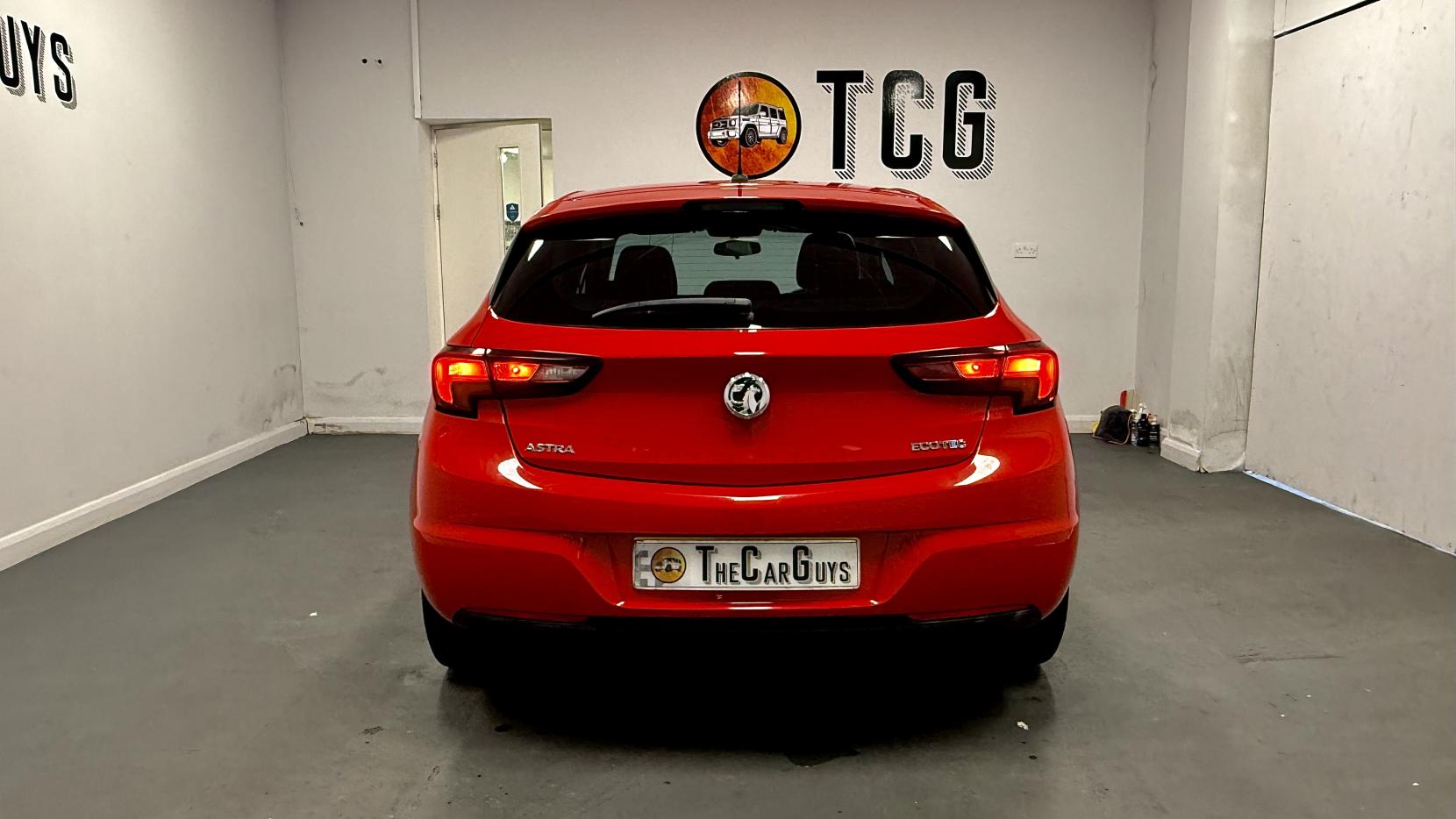 Vauxhall Astra 1.0i Turbo ecoTEC Design Hatchback 5dr Petrol Manual Euro 6 (s/s) (105 ps)
