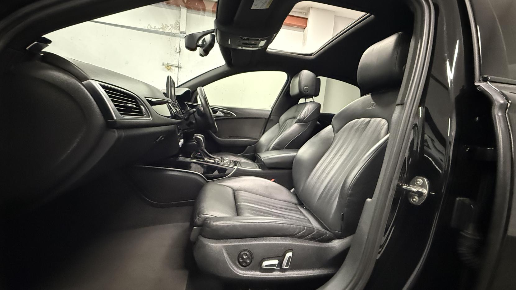 Audi A6 Saloon 2.0 TDI ultra Black Edition Saloon 4dr Diesel S Tronic Euro 6 (s/s) (190 ps)