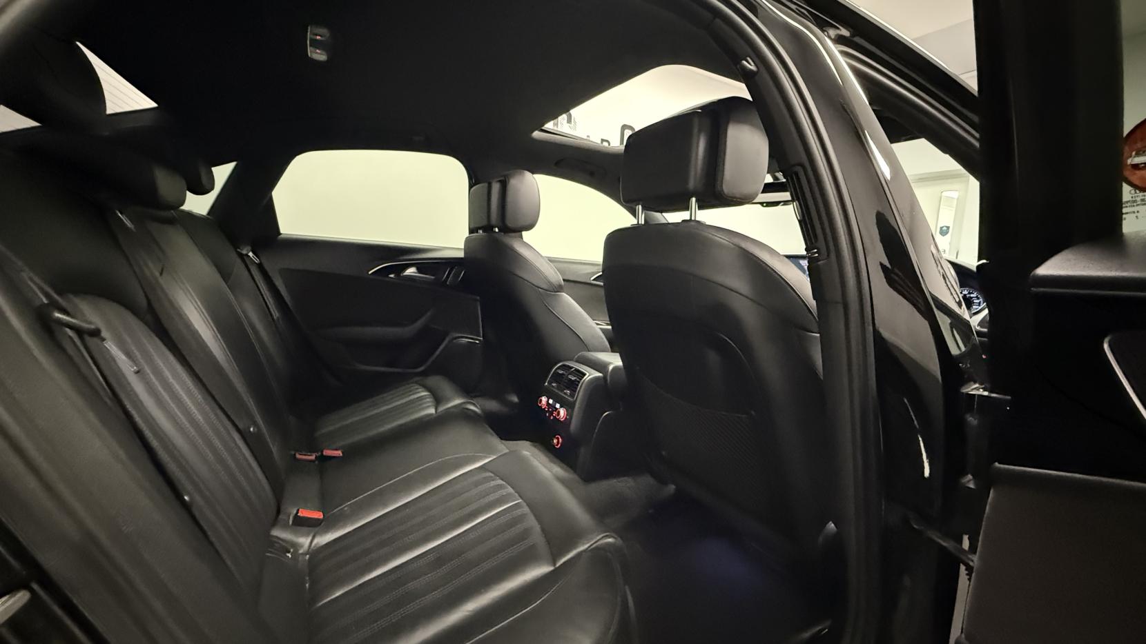 Audi A6 Saloon 2.0 TDI ultra Black Edition Saloon 4dr Diesel S Tronic Euro 6 (s/s) (190 ps)