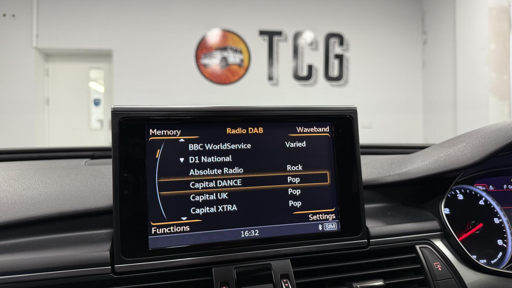 Audi A6 Saloon 2.0 TDI ultra Black Edition Saloon 4dr Diesel S Tronic Euro 6 (s/s) (190 ps)