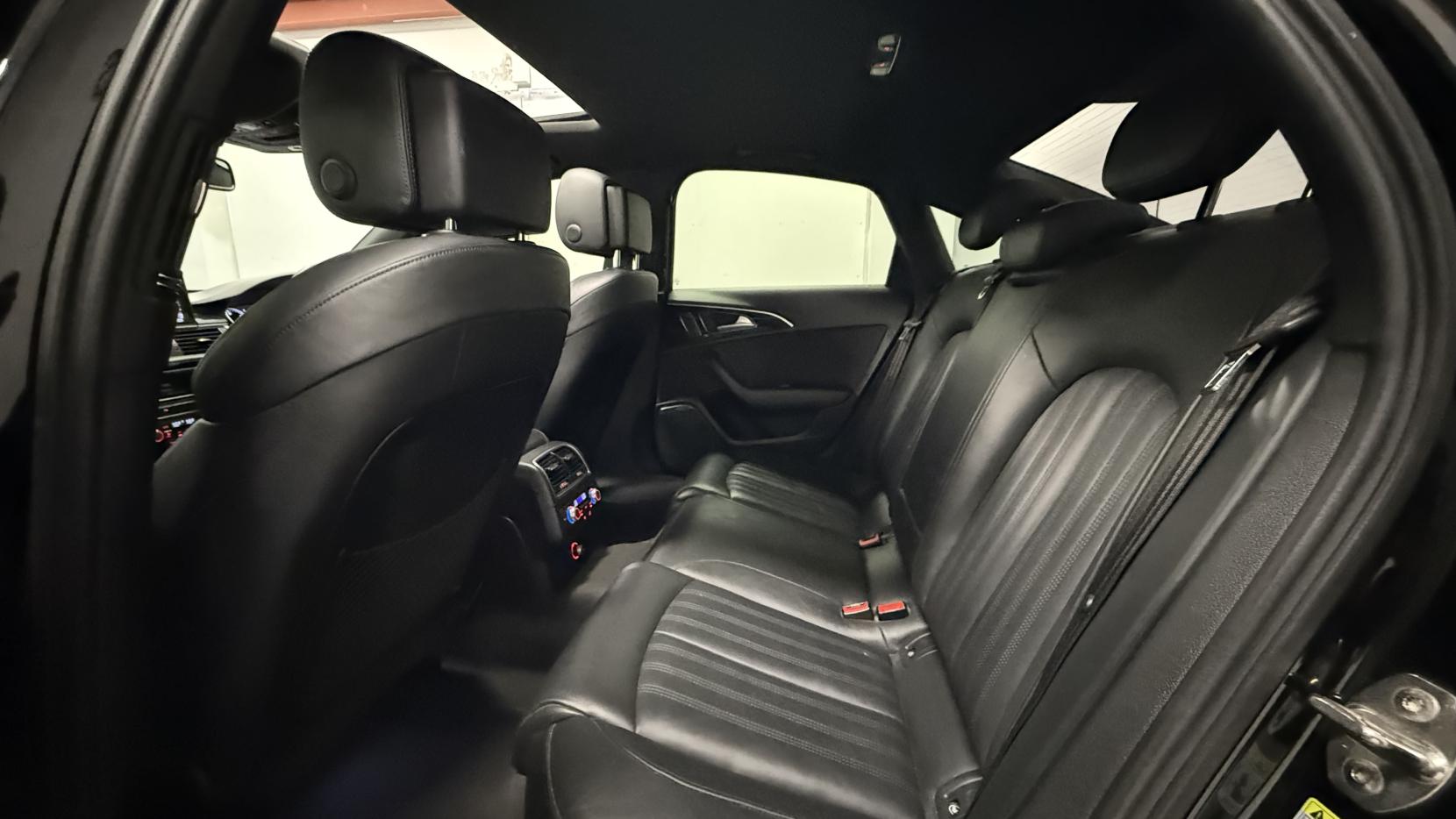 Audi A6 Saloon 2.0 TDI ultra Black Edition Saloon 4dr Diesel S Tronic Euro 6 (s/s) (190 ps)