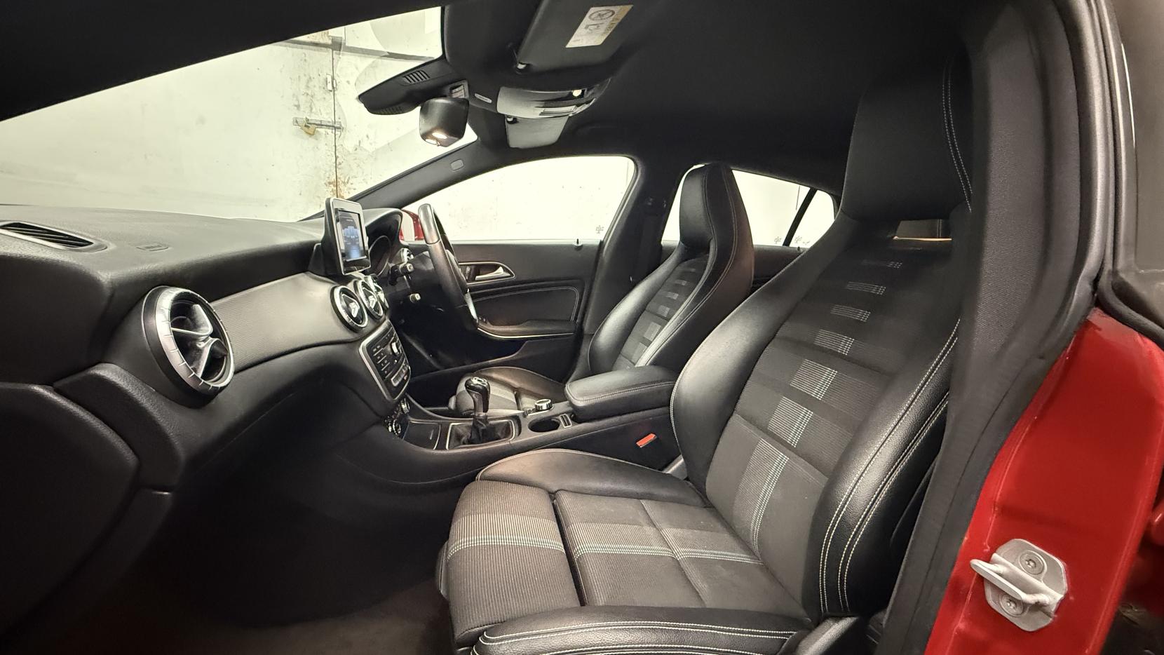 Mercedes-Benz CLA 2.1 CLA200d Sport Shooting Brake 5dr Diesel Manual Euro 6 (s/s) (136 ps)