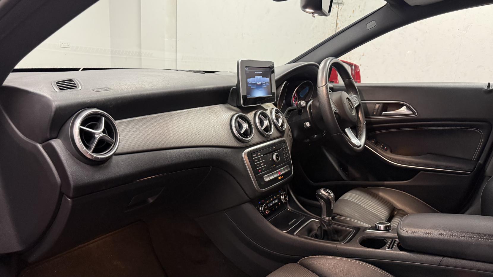 Mercedes-Benz CLA 2.1 CLA200d Sport Shooting Brake 5dr Diesel Manual Euro 6 (s/s) (136 ps)