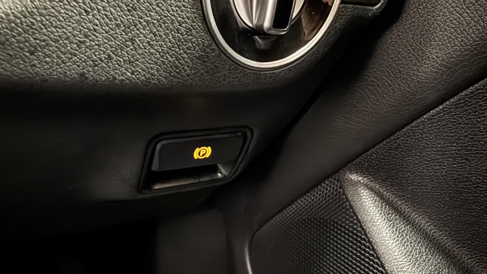 Mercedes-Benz CLA 2.1 CLA200d Sport Shooting Brake 5dr Diesel Manual Euro 6 (s/s) (136 ps)