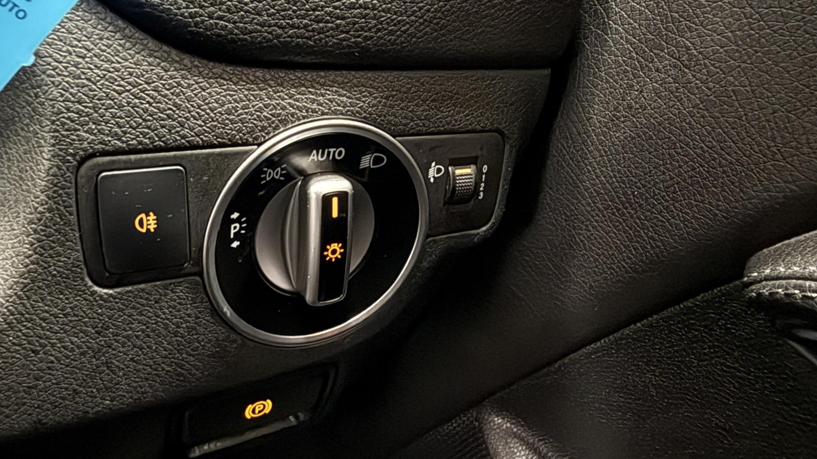 Mercedes-Benz CLA 2.1 CLA200d Sport Shooting Brake 5dr Diesel Manual Euro 6 (s/s) (136 ps)