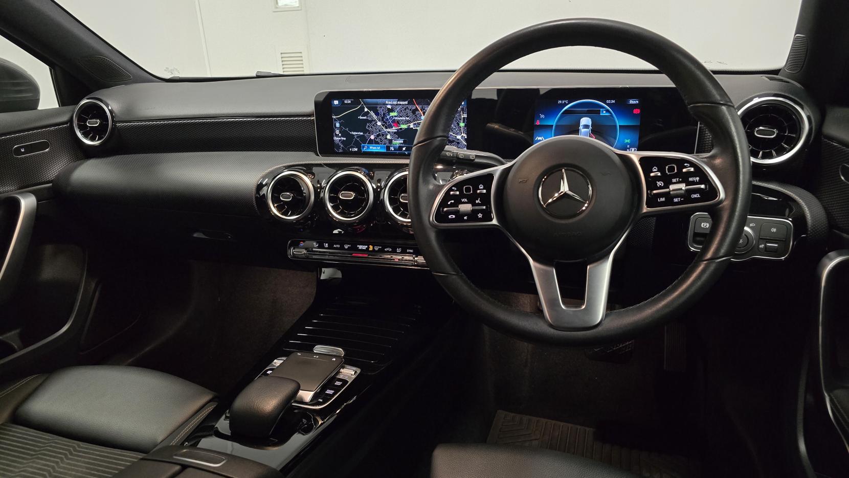 Mercedes-Benz A Class 1.5 A180d Sport (Executive) Hatchback 5dr Diesel 7G-DCT Euro 6 (s/s) (116 ps)