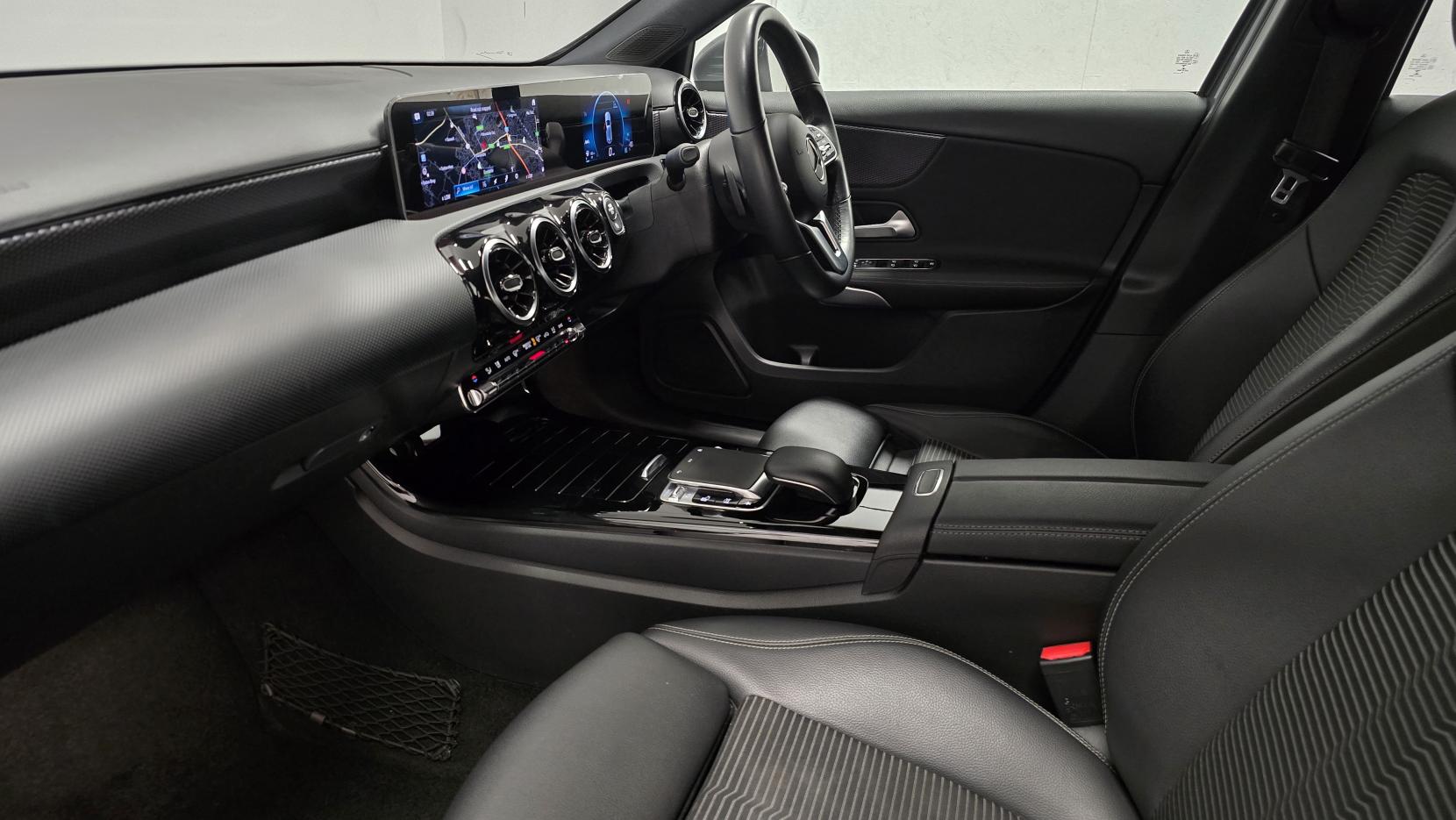 Mercedes-Benz A Class 1.5 A180d Sport (Executive) Hatchback 5dr Diesel 7G-DCT Euro 6 (s/s) (116 ps)