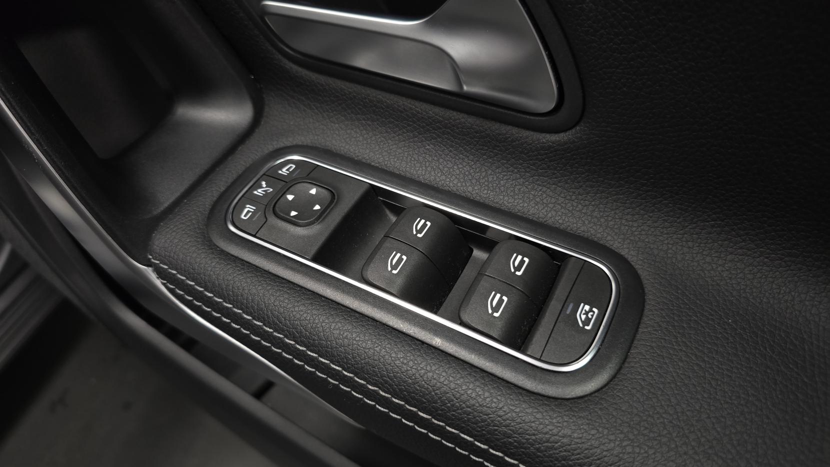 Mercedes-Benz A Class 1.5 A180d Sport (Executive) Hatchback 5dr Diesel 7G-DCT Euro 6 (s/s) (116 ps)