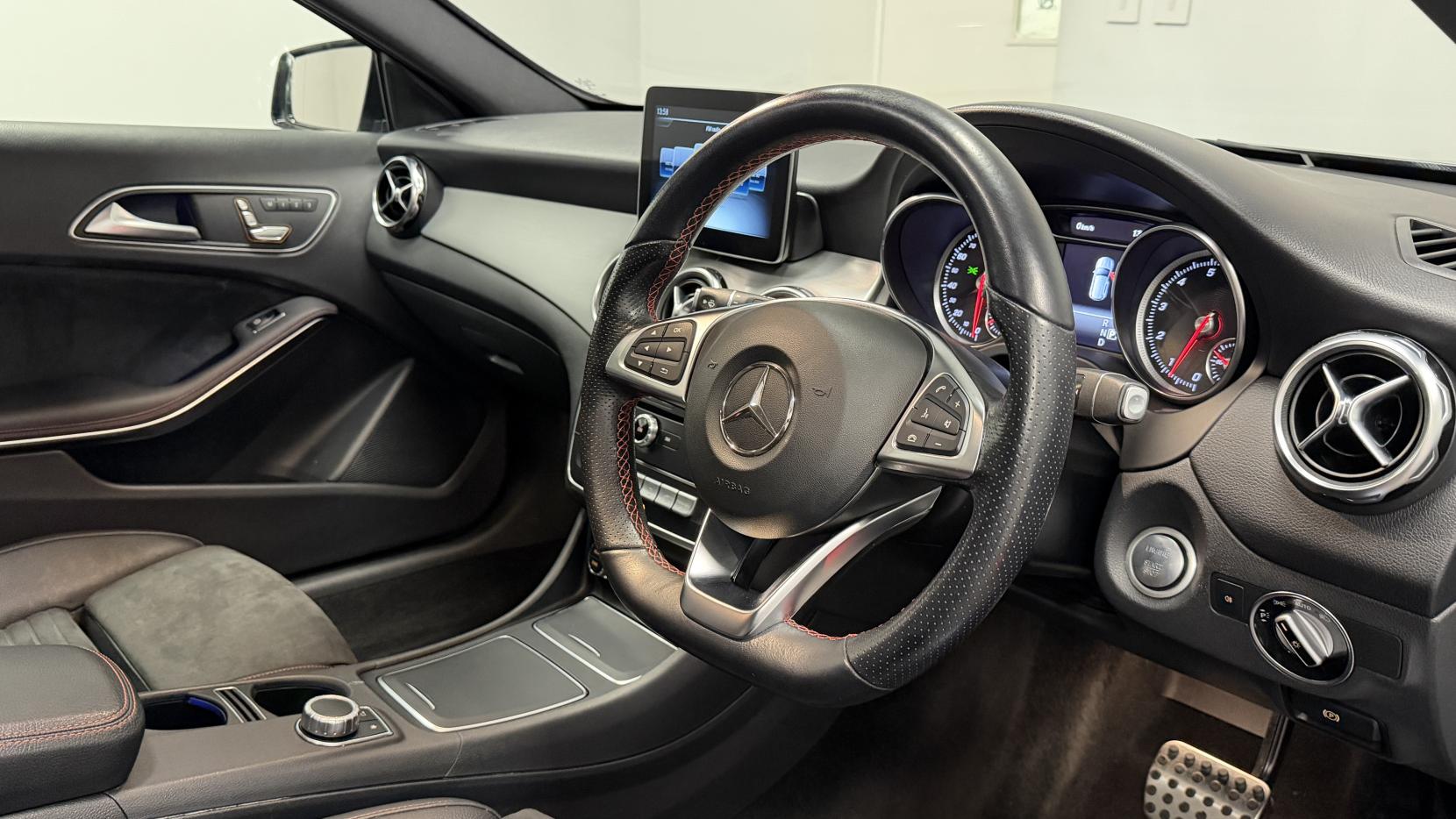 Mercedes-Benz GLA 1.6 GLA200 AMG Line Edition (Plus) SUV 5dr Petrol 7G-DCT Euro 6 (s/s) (156 ps)