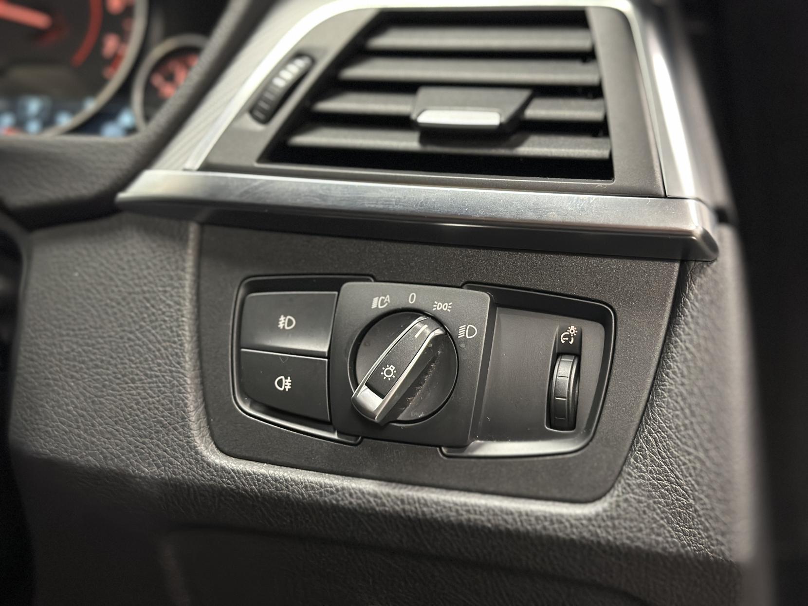 BMW 4 Series 2.0 420i M Sport Coupe 2dr Petrol Auto xDrive Euro 6 (s/s) (184 ps)