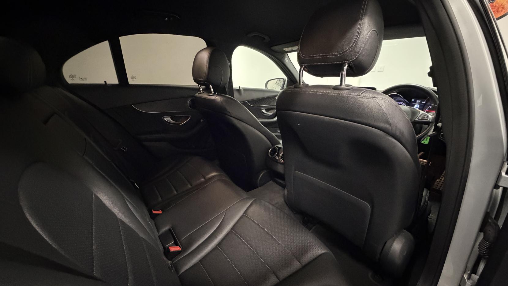 Mercedes-Benz C Class 2.1 C220d AMG Line Saloon 4dr Diesel G-Tronic+ Euro 6 (s/s) (170 ps)