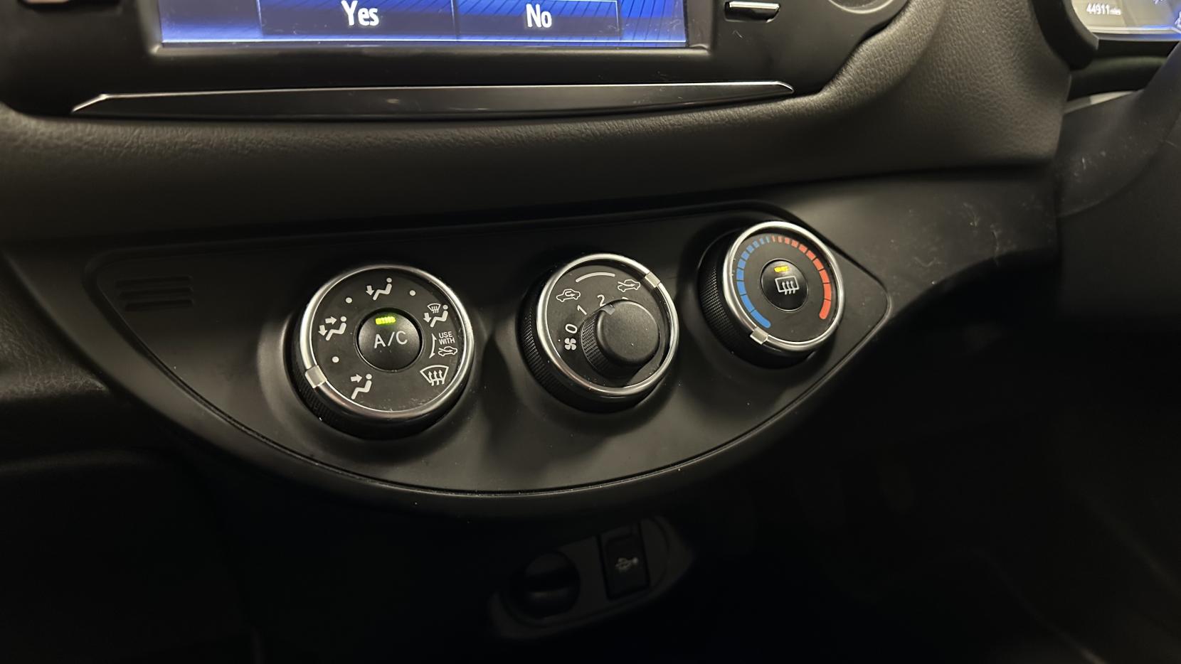 Toyota Yaris 1.0 VVT-i Icon Hatchback 5dr Petrol Manual Euro 6 (69 ps)