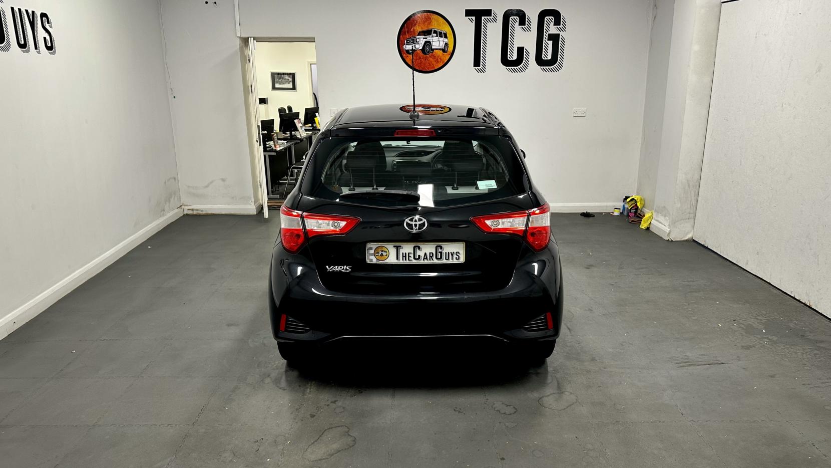 Toyota Yaris 1.0 VVT-i Icon Hatchback 5dr Petrol Manual Euro 6 (69 ps)