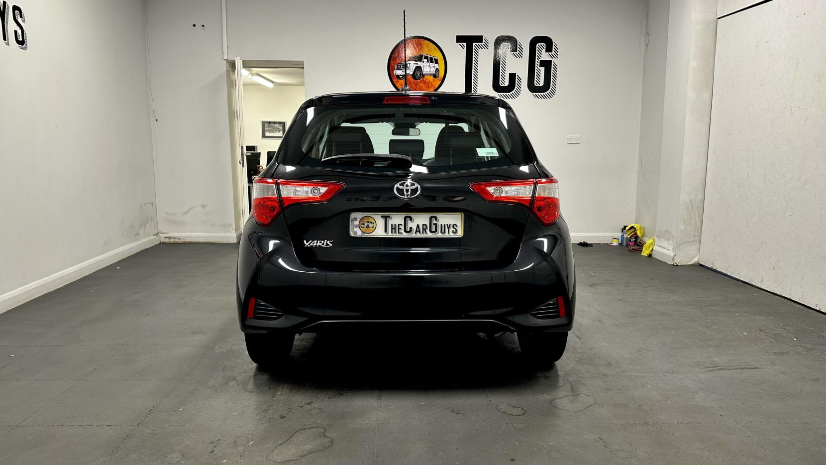 Toyota Yaris 1.0 VVT-i Icon Hatchback 5dr Petrol Manual Euro 6 (69 ps)