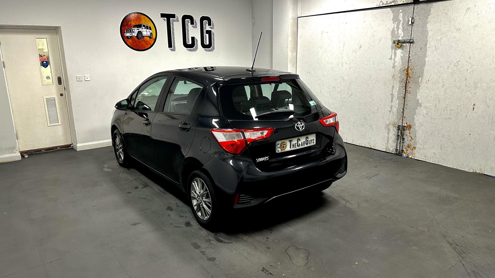 Toyota Yaris 1.0 VVT-i Icon Hatchback 5dr Petrol Manual Euro 6 (69 ps)